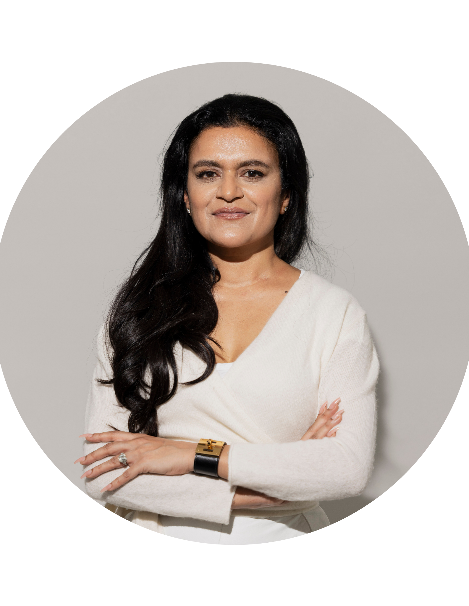 Dra. Tara Swart: neurocientista e médica psiquiatra formada pela Universidade de Oxford, professora do MIT Sloan, especialista em neuroplasticidade aplicada à liderança e ao desenvolvimento pessoal, autora do bestseller A Fonte